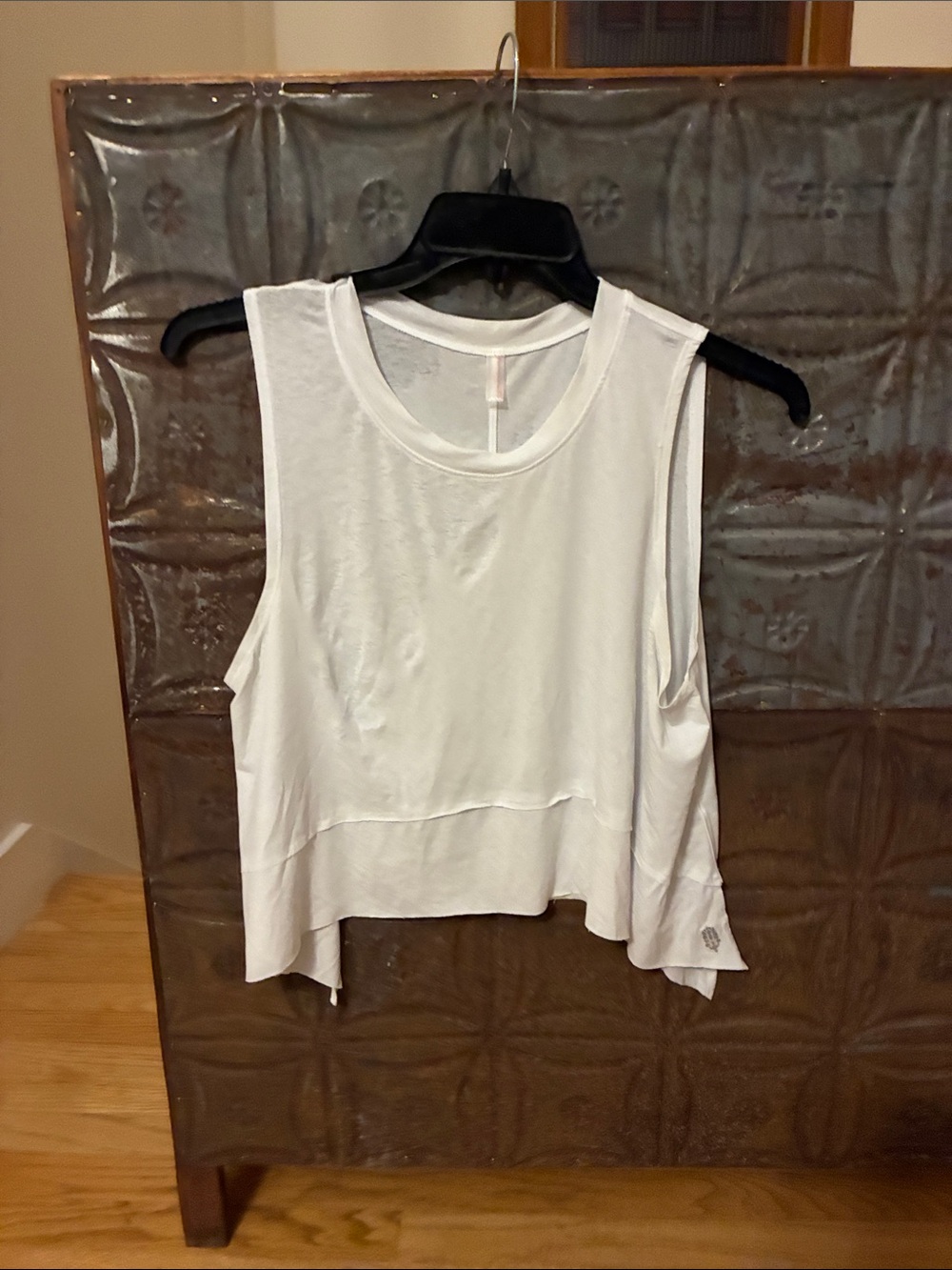 Free People Women's White Sleeveless Cropped workout Tank Top